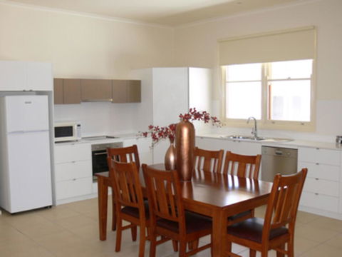 The Victoria Apartments - Your Accommodation 21
