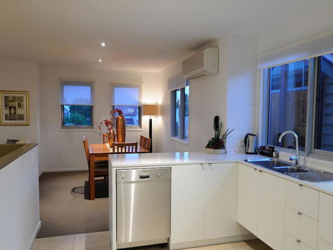 The Victoria Apartments - Your Accommodation 38