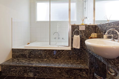 54 On Bank - Your Accommodation 24