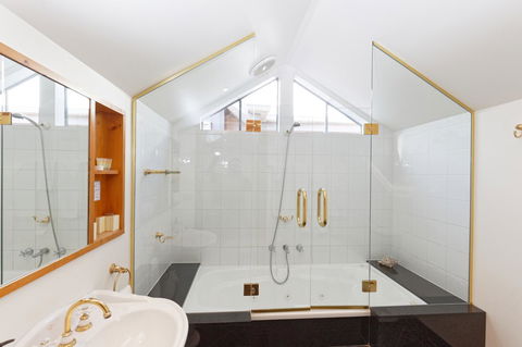 54 On Bank - Your Accommodation 38