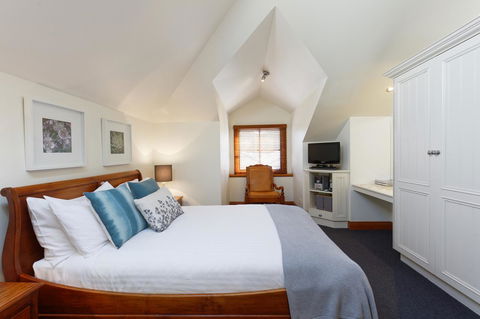 54 On Bank - Your Accommodation 19