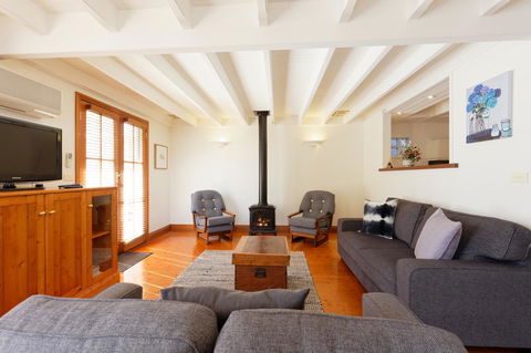 54 On Bank - Your Accommodation 5