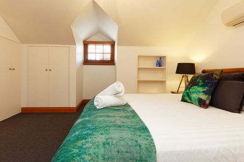 54 On Bank - Your Accommodation 40