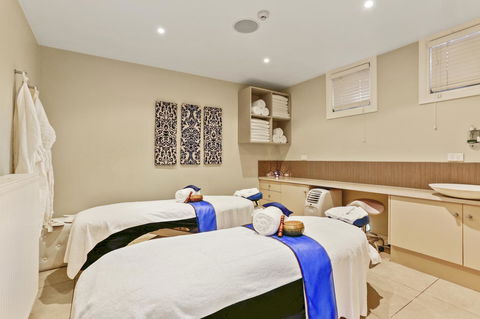 Deep Blue Hotel & Hot Springs - Your Accommodation 19