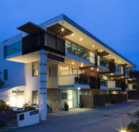 The Dolphin Apartments - Your Accommodation