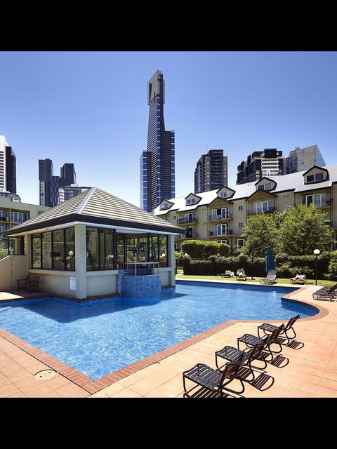 Melbourne Luxury Paradise - Your Accommodation 12