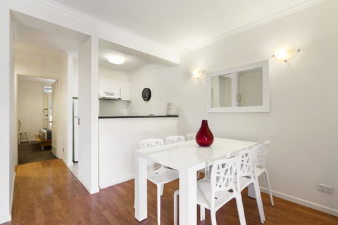 Melbourne Luxury Paradise - Your Accommodation 6