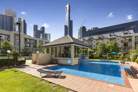 Melbourne Luxury Paradise - Your Accommodation 7