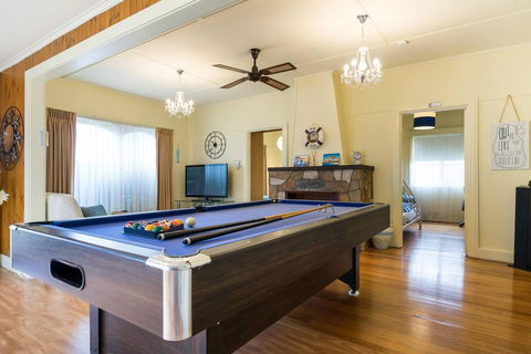 Nautique Beach House - Your Accommodation 4
