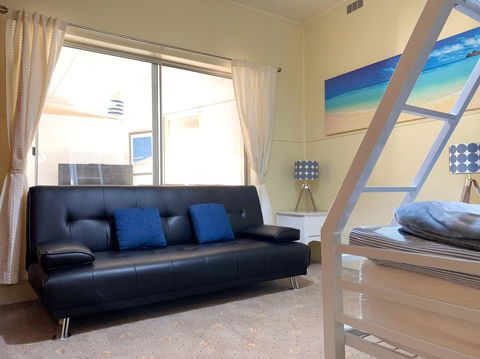 Nautique Beach House - Your Accommodation 10