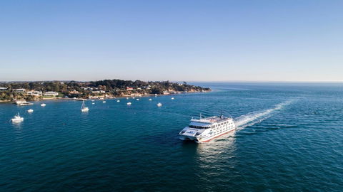 Nautique Beach House - Your Accommodation 26