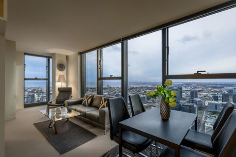Melbourne SkyHigh Apartments - Your Accommodation 15