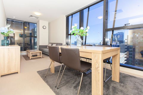 Melbourne SkyHigh Apartments - Your Accommodation 4