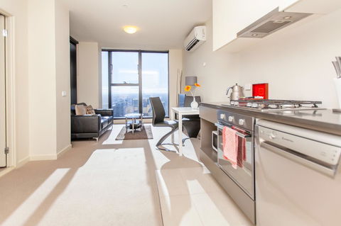 Melbourne SkyHigh Apartments - Your Accommodation 2