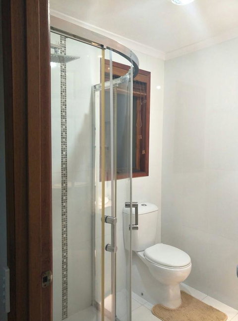 Waterfront Retreat - Your Accommodation 20
