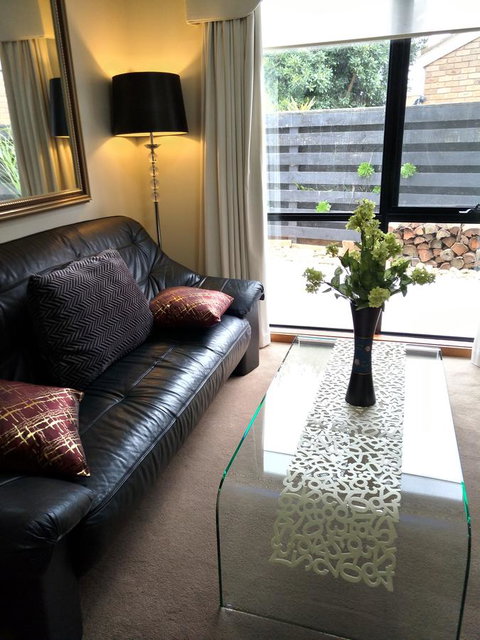 Waterfront Retreat - Your Accommodation 17