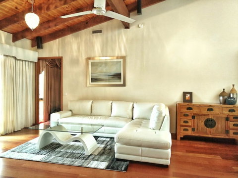 Waterfront Retreat - Your Accommodation 15