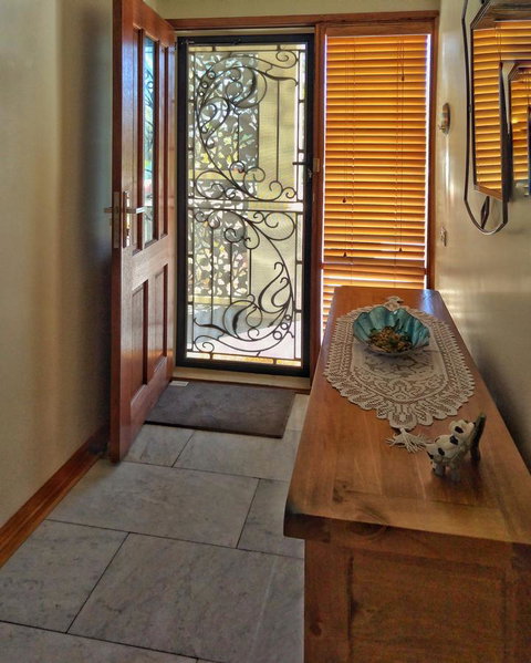 Waterfront Retreat - Your Accommodation 13