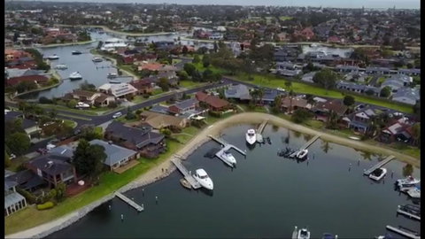 Waterfront Retreat - Your Accommodation 1