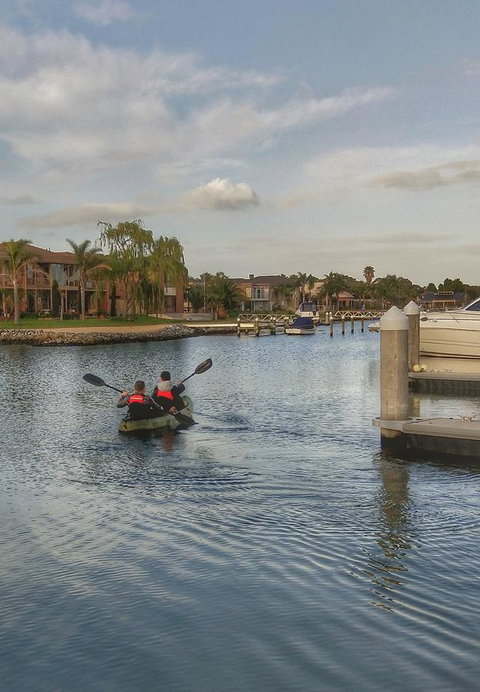 Waterfront Retreat - Your Accommodation 11