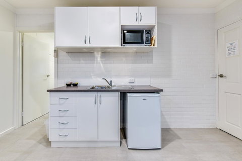 Allambi Holiday Apartments - Your Accommodation 34