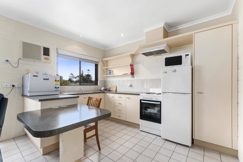 Allambi Holiday Apartments - Your Accommodation 2