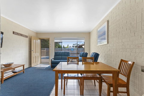 Allambi Holiday Apartments - Your Accommodation 12