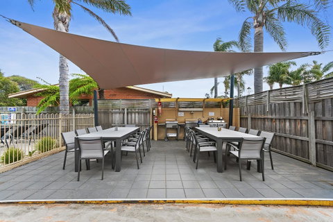 Allambi Holiday Apartments - Your Accommodation 10