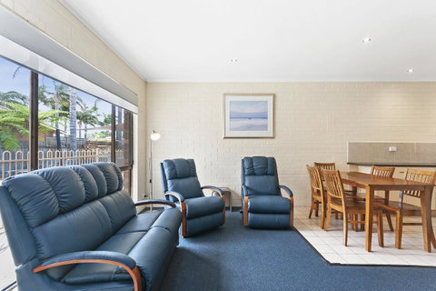 Allambi Holiday Apartments - Your Accommodation 3