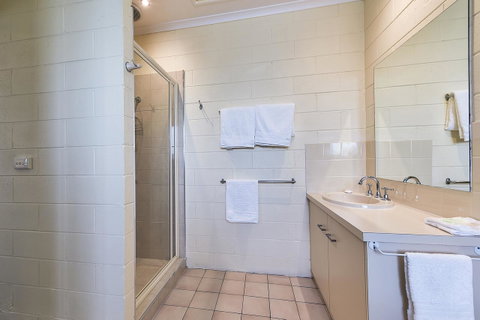 Allambi Holiday Apartments - Your Accommodation 28