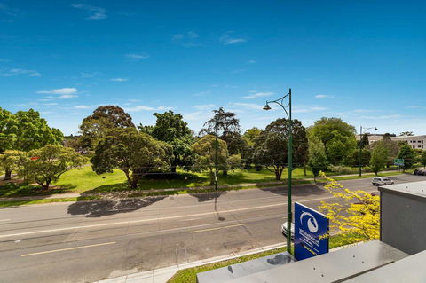 Whitehorse Apartments Hotel - Your Accommodation 37