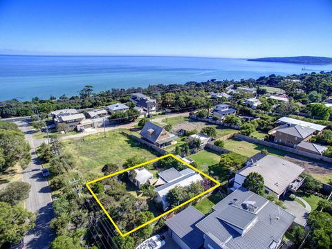 Dromana Holiday Beach House - Your Accommodation 0
