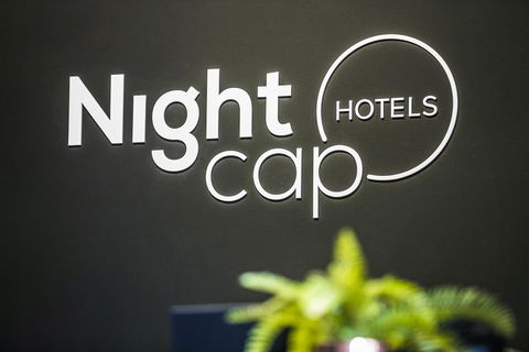 Nightcap At The Cheeky Squire - Your Accommodation 22