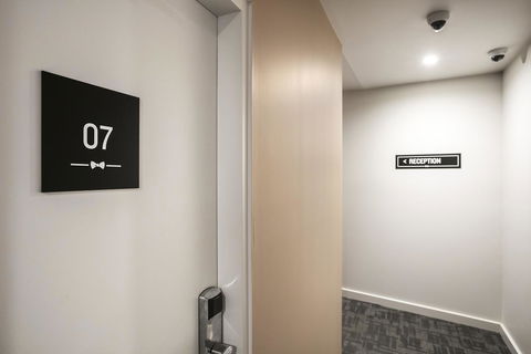 Nightcap At The Cheeky Squire - Your Accommodation 25