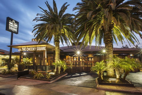 Nightcap At The Cheeky Squire - Your Accommodation 4