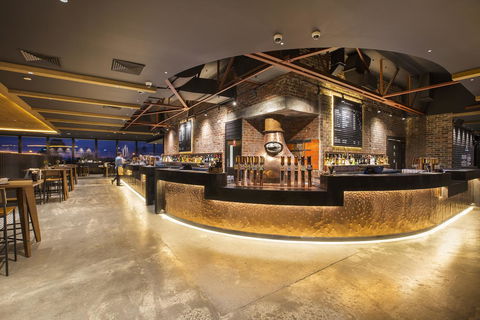 Nightcap At The Cheeky Squire - Your Accommodation 8