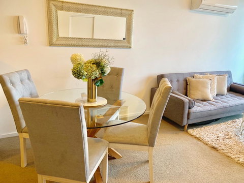 Luxury Apartments With View - Your Accommodation 13
