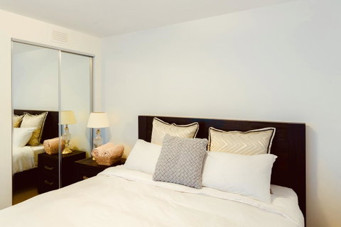 Luxury Apartments With View - Your Accommodation 23