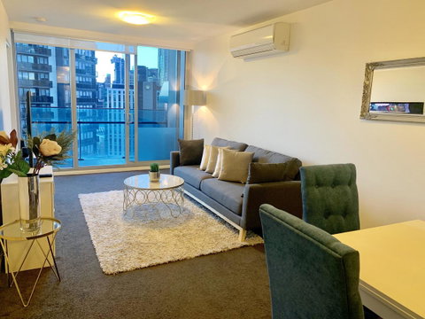 Luxury Apartments With View - Your Accommodation 5