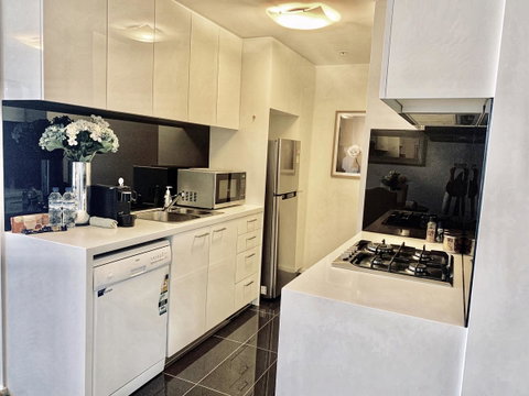 Luxury Apartments With View - Your Accommodation 7