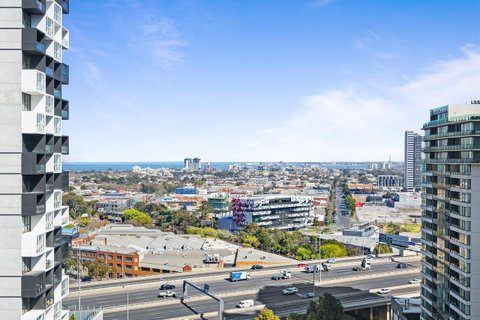 Complete Host Tiara Apartments - Your Accommodation 9