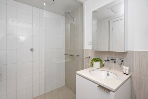 Complete Host Tiara Apartments - Your Accommodation 33