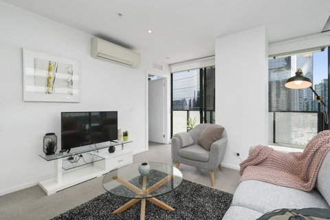 Complete Host Tiara Apartments - Your Accommodation 40
