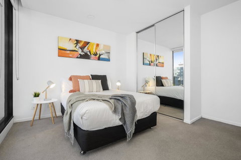 Complete Host Tiara Apartments - Your Accommodation 13