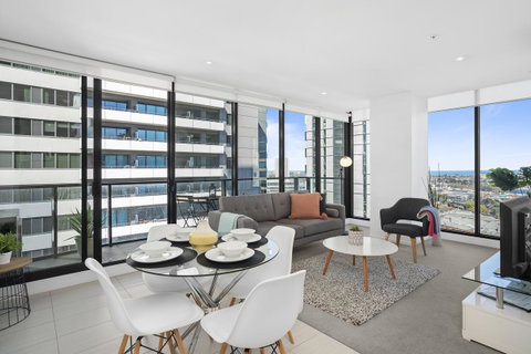 Complete Host Tiara Apartments - Your Accommodation 17