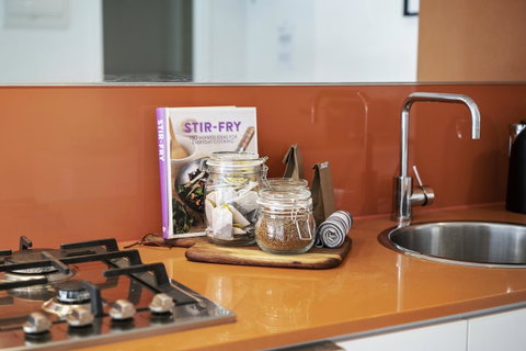 Complete Host Tiara Apartments - Your Accommodation 6