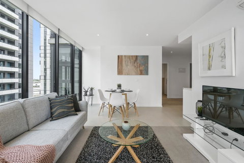 Complete Host Tiara Apartments - Your Accommodation 41