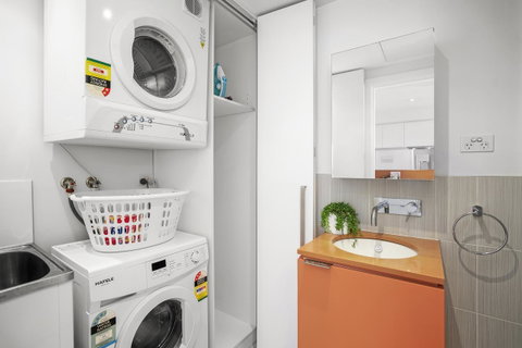Complete Host Tiara Apartments - Your Accommodation 8
