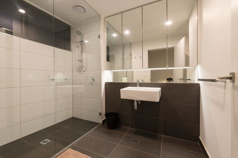 Doncaster Private Collection 2 Bed Townhouse@Pearl - Your Accommodation 9
