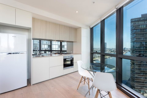 Wyndel Apartments - Riverside On Collins - Your Accommodation 1